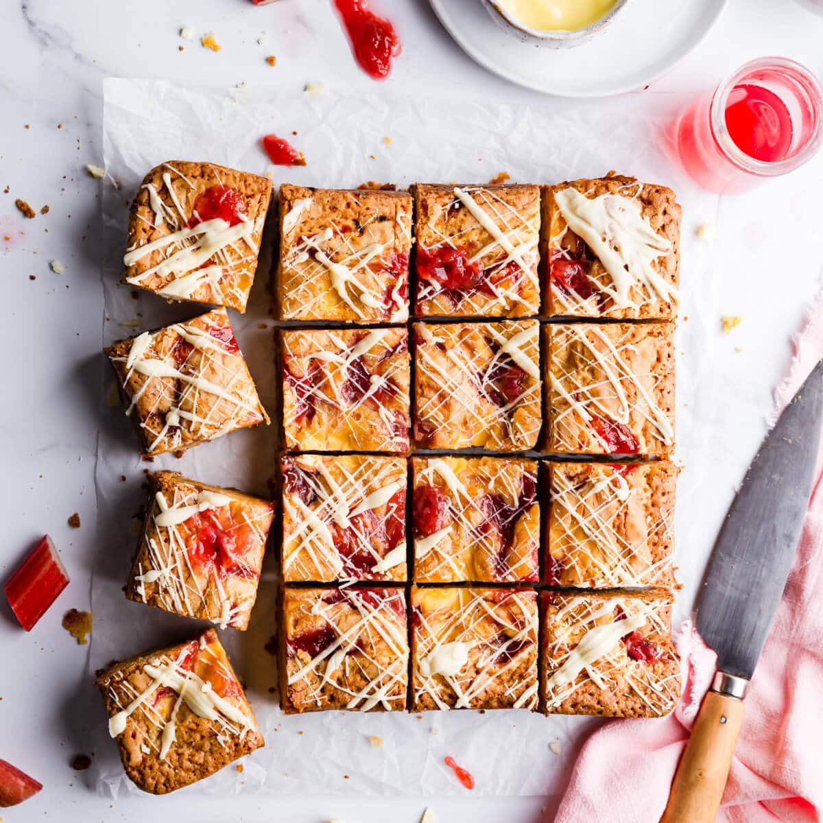 Rhubarb & Custard Blondies – bitScry